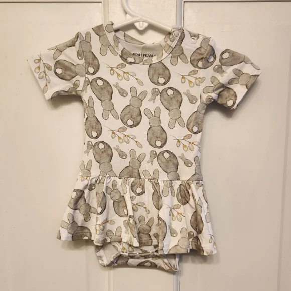 Set of 5 0-3 month Posh Peanut short sleeved bodysuit twirls